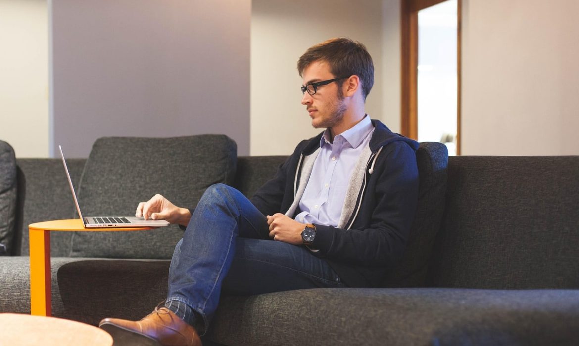 Why Do Most Tech Blogs Fail to Connect? - Factors That Make the Best Blog